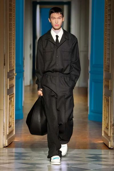 Look 13